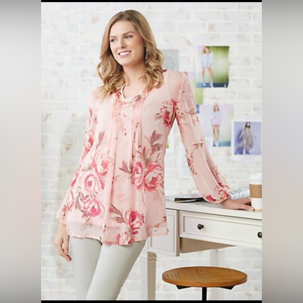 Susan Graver romantic Floral Sheer Blouse in Pink & Green rose print. Sz medium.